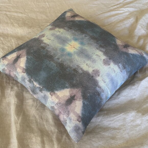 Eskayel Jangala Pillow Citron, 18"x18" with feather insert - Picture 2 of 6